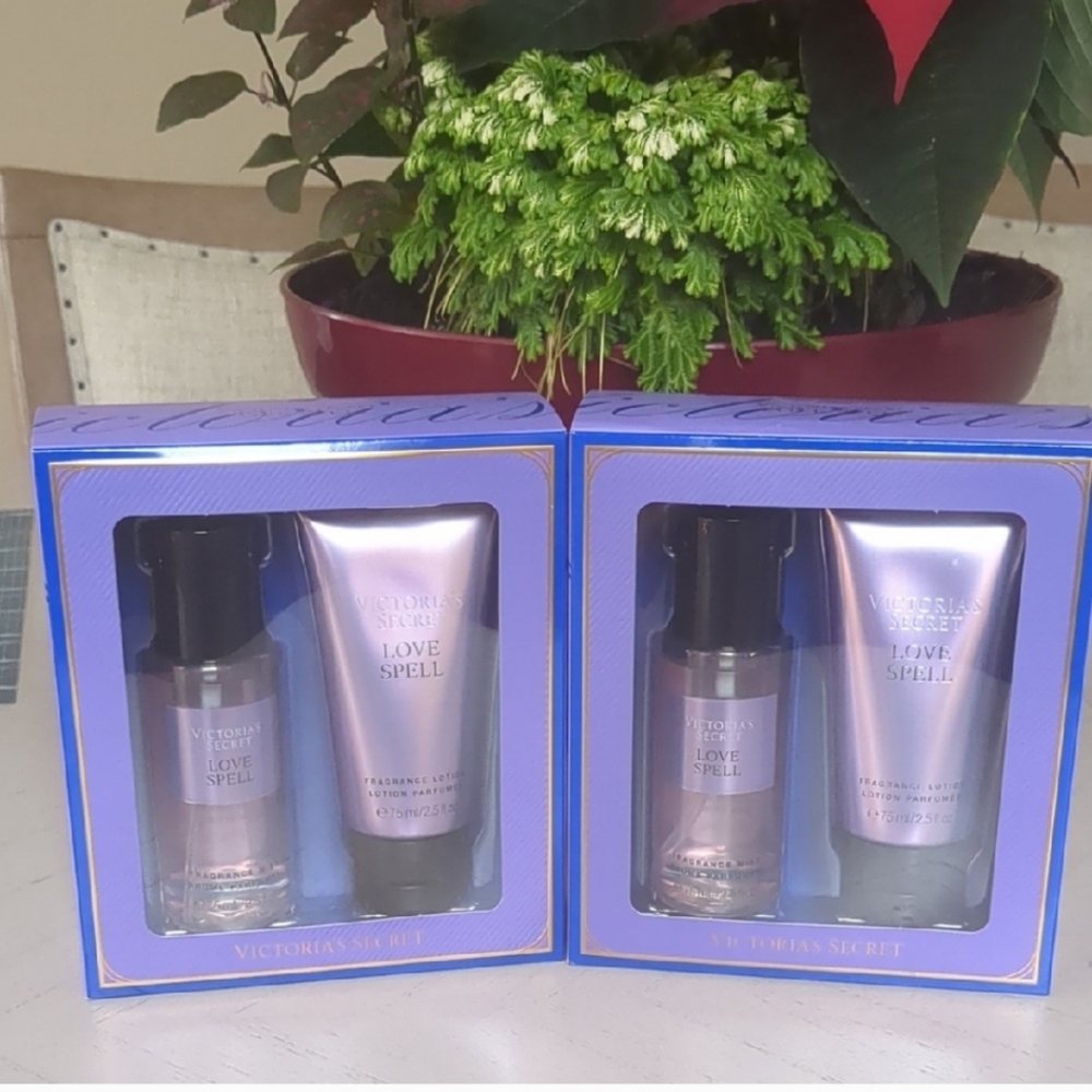 New 2 Sets  Victoria Secret Love Spell Lotion And Mist 2.5 oz each